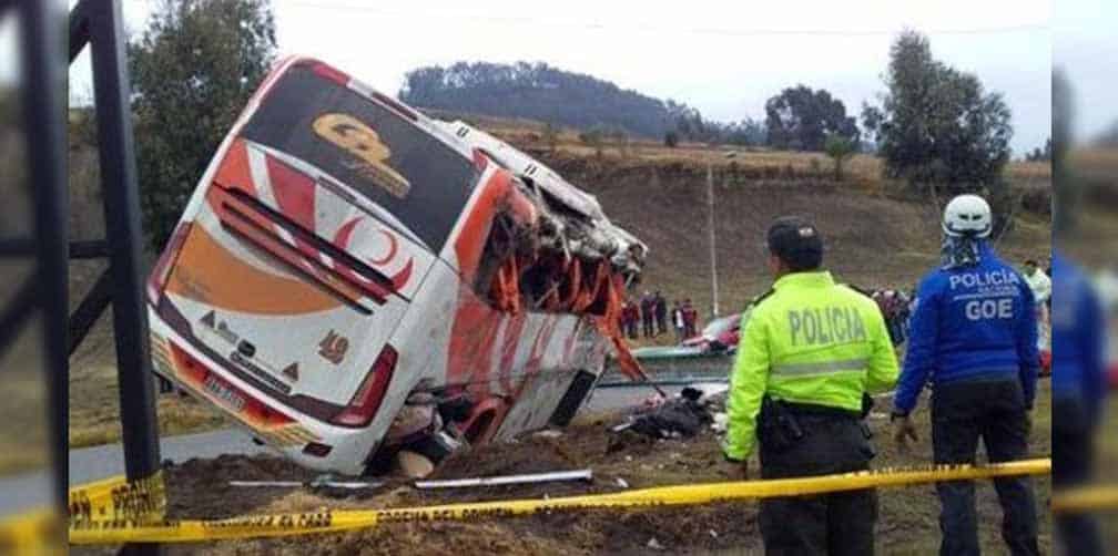 Cinco muertos y 23 heridos en un accidente de autobús en Ecuador