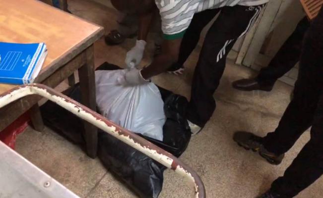 Encuentran 12 cadáveres de bebés en cajas de cartón en hospital de Kenia
