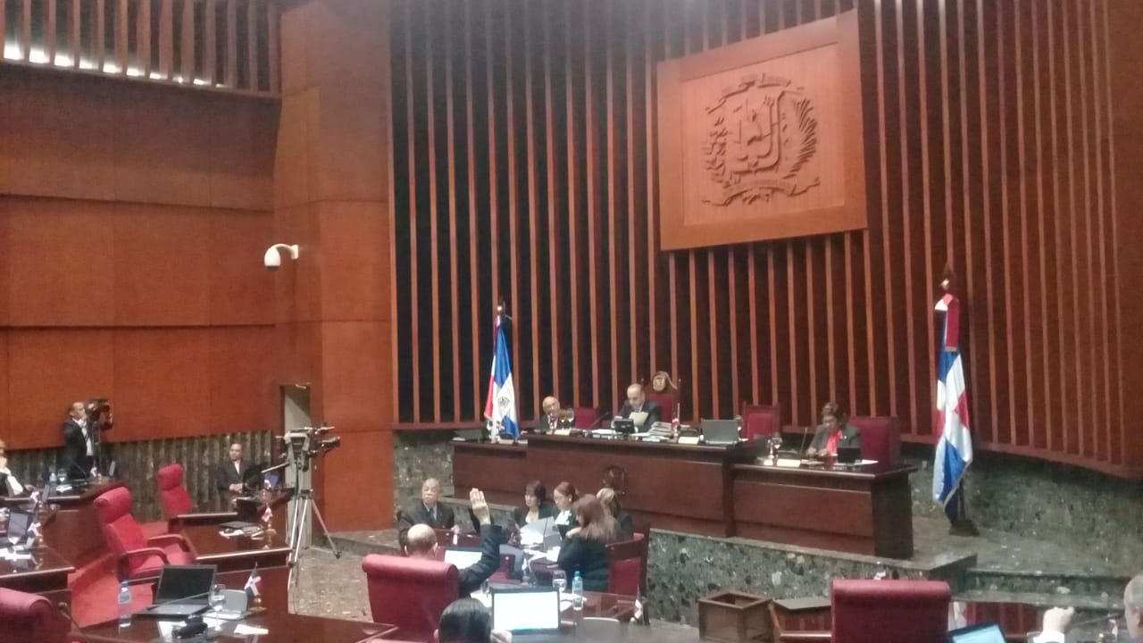 Senado aprueba contrato de préstamos superan los 100 millones de dólares