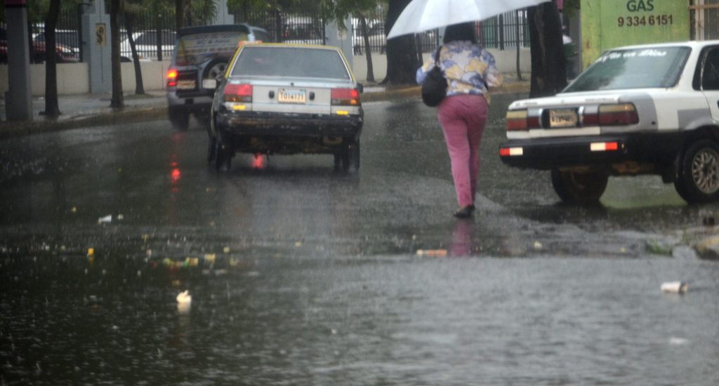 Vaguada y onda tropical seguirán provocando aguaceros