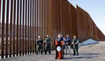 Se completa en California primera sección del muro fronterizo de Trump