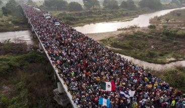 Caravana migrante lleva travesía a México en su sueño de llegar a EEUU