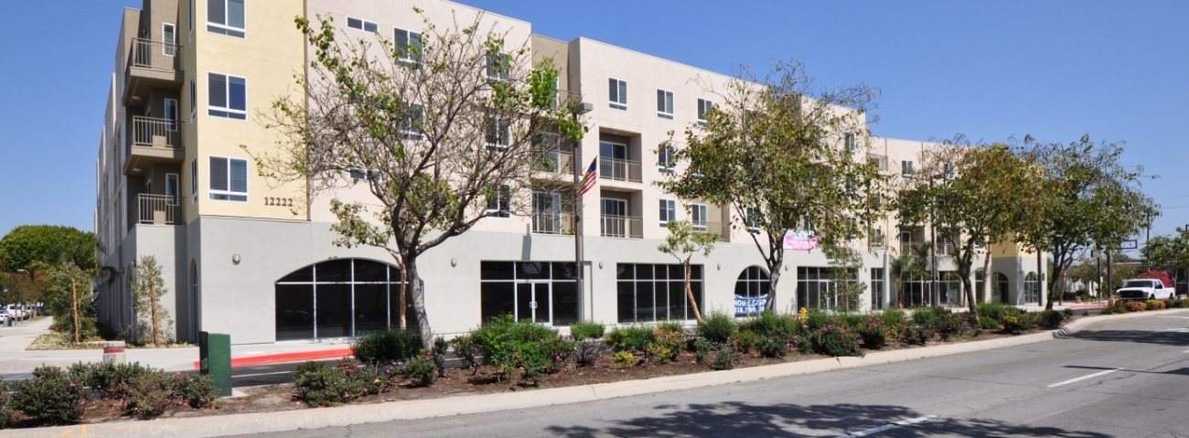 Hollydale Plaza Apartments - South Gate, CA