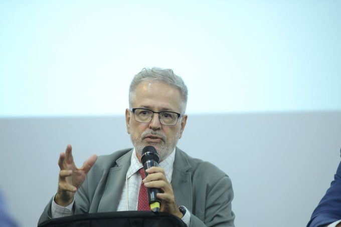 Fiocruz e UFRJ lançam sistema para identificar início de novos surtos - SINDESEP