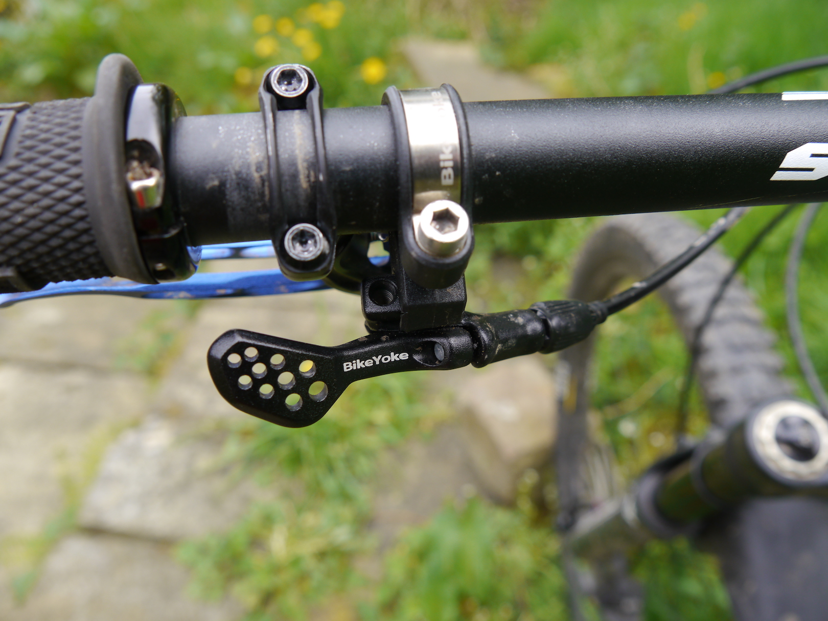 bike yoke dropper