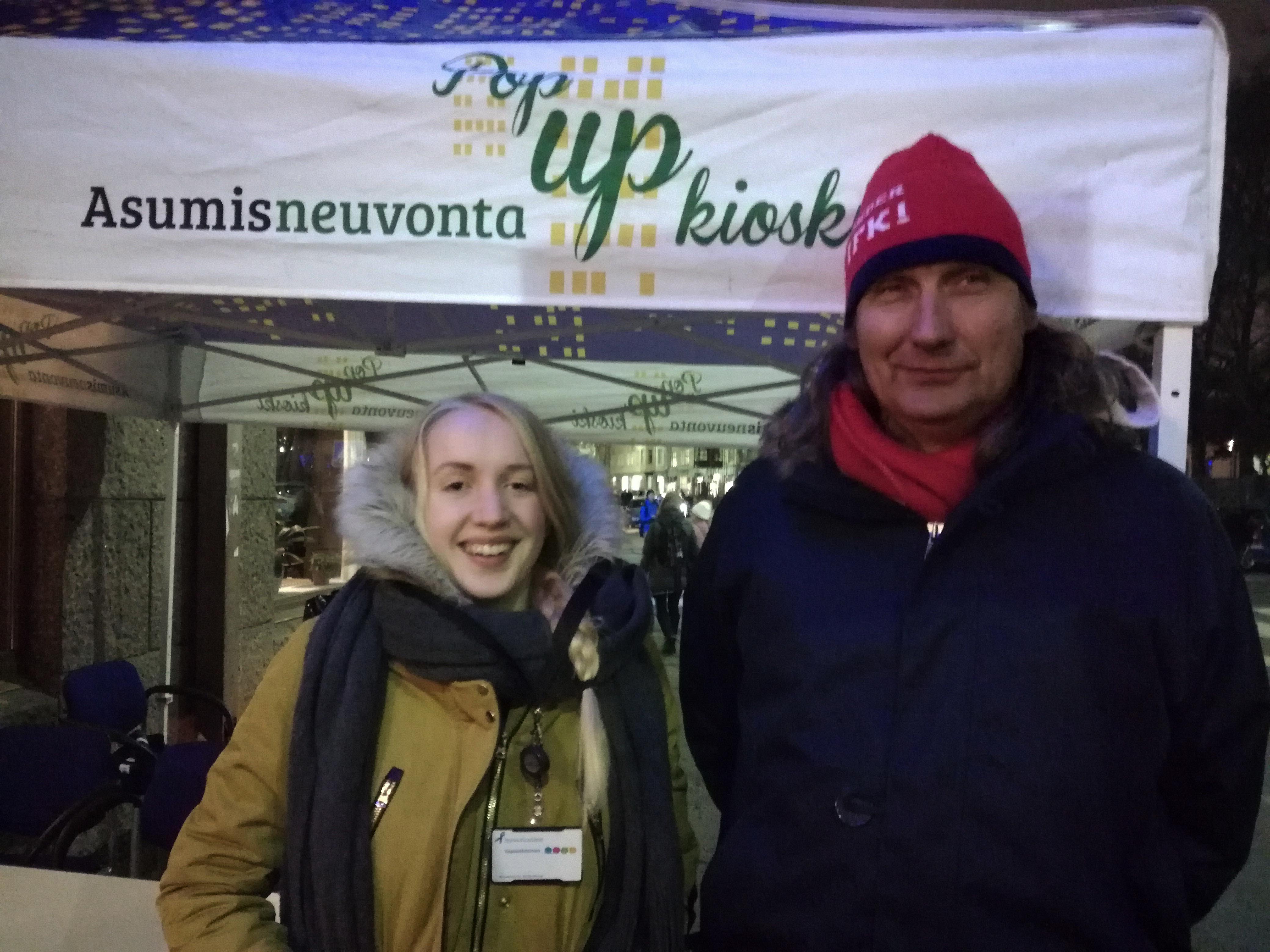 Järjestäjät ja vapaaehtoiset iloitsivat ihmisten halusta auttaa. "Erityisesti miesten talvikegistä on ollut pulaa, niitäkin nyt saatin jakoon", summasi J-P Pääskysaari. Sininauahsäätiön vapaaehtoinen Elena Liikanen oli ensimmäistä kertaa Sininauhan hommissa mukana ja aikoi tulla vapaaehtoistyöhön uudestaankin.