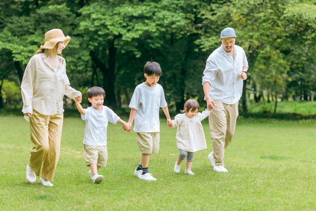 実は逆効果？子どもから主体性を奪う親の言葉がけ