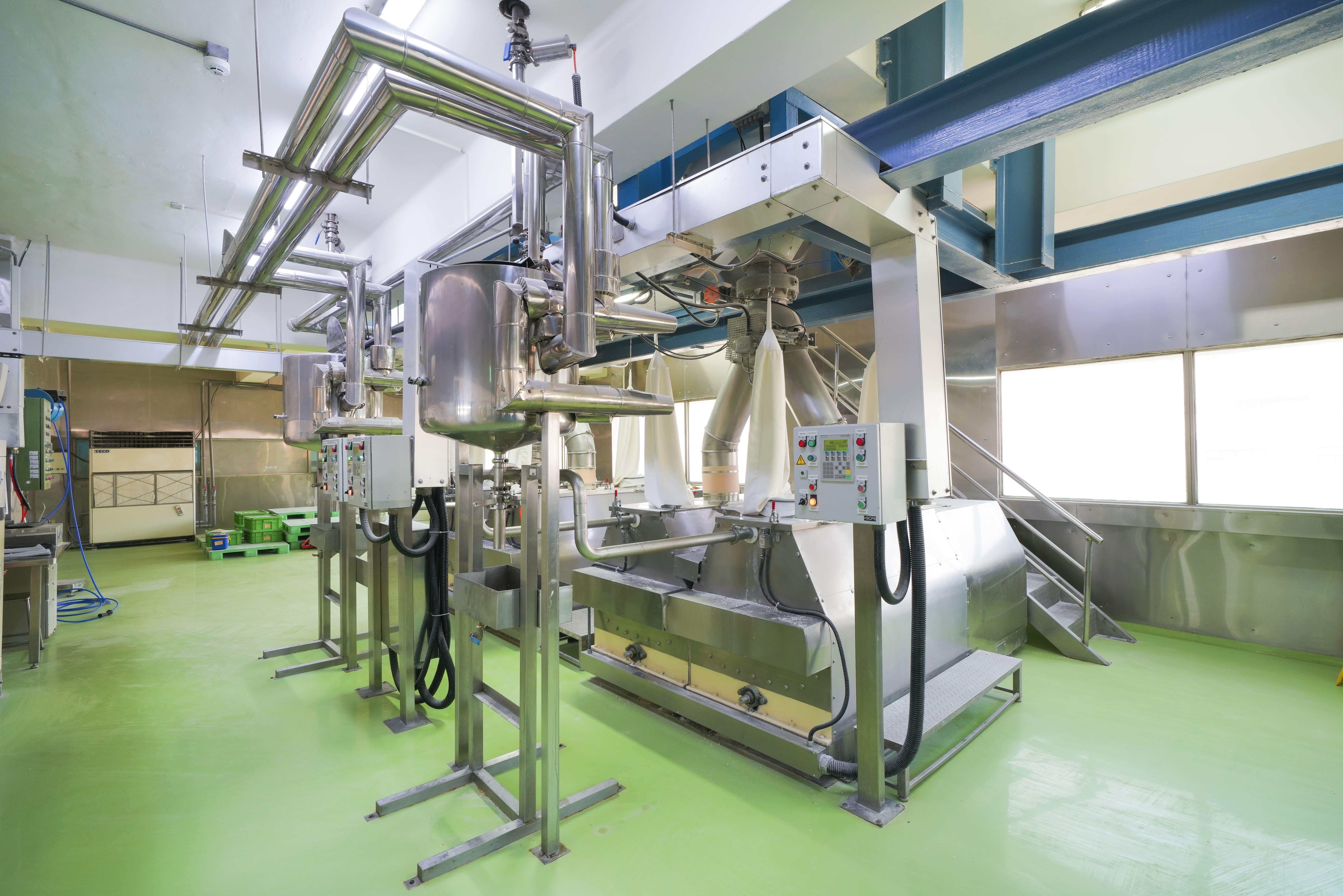 SING-LIN FOODS automatic factory for manufacturing air dried ramen noodles.