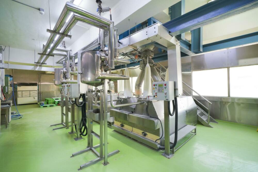 SING-LIN FOODS automatic factory for manufacturing air dried ramen noodles.