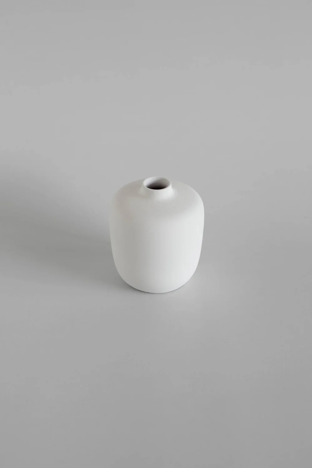 Blanc 05 – weiße Vase – Bestseller – handgefertigt: Weiß / 14 x 3 cm