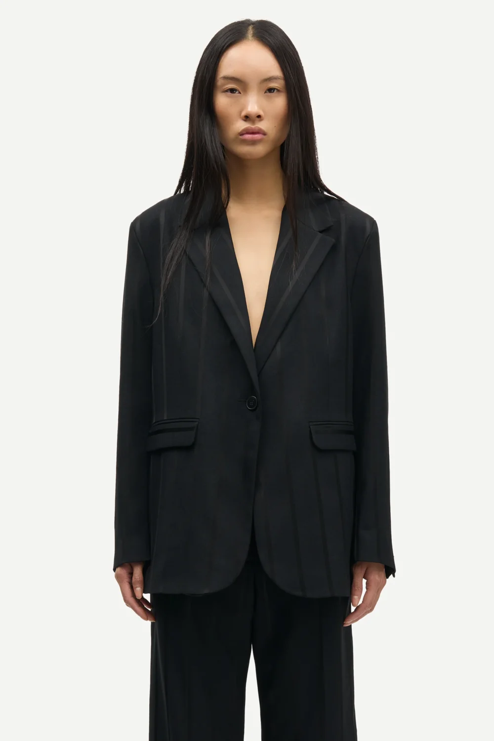 Sahaven blazer in black