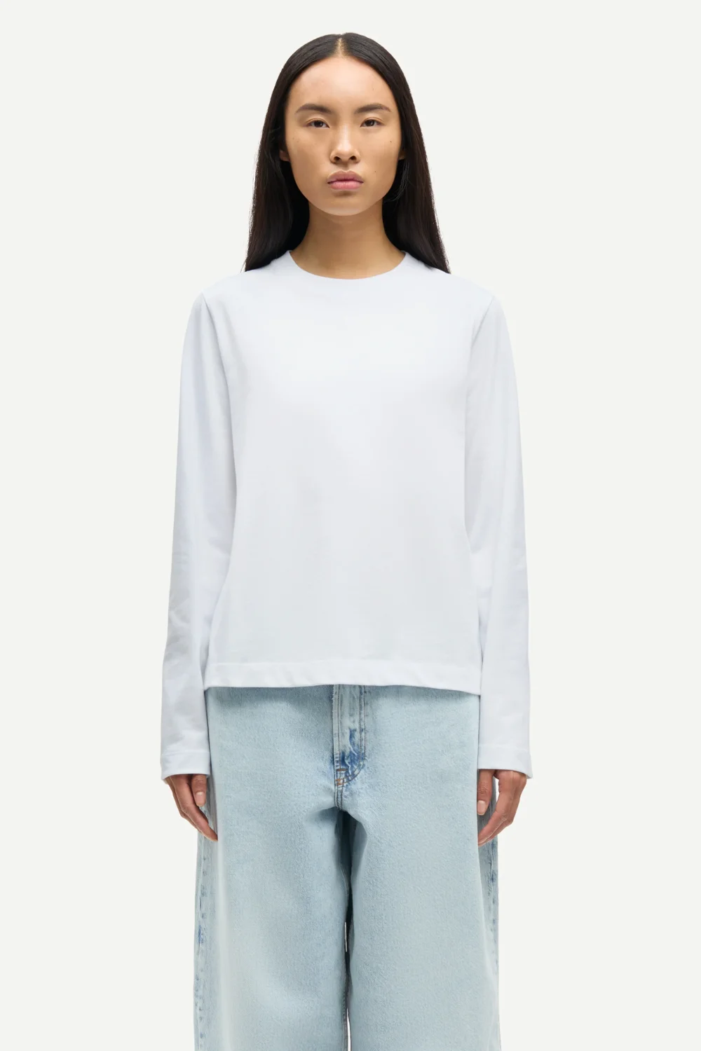 Crew neck longsleeve in white