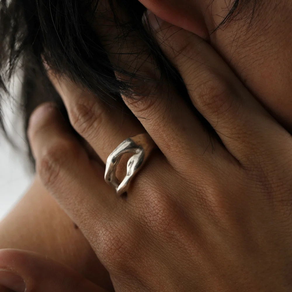 Sèance silver ring by Studio Aseo