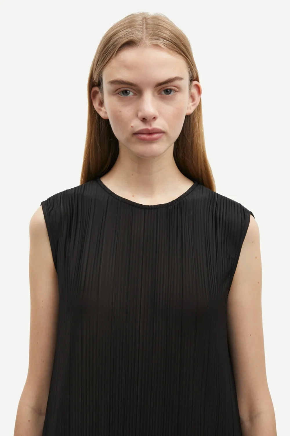 Pleated maxi dress in black - 4