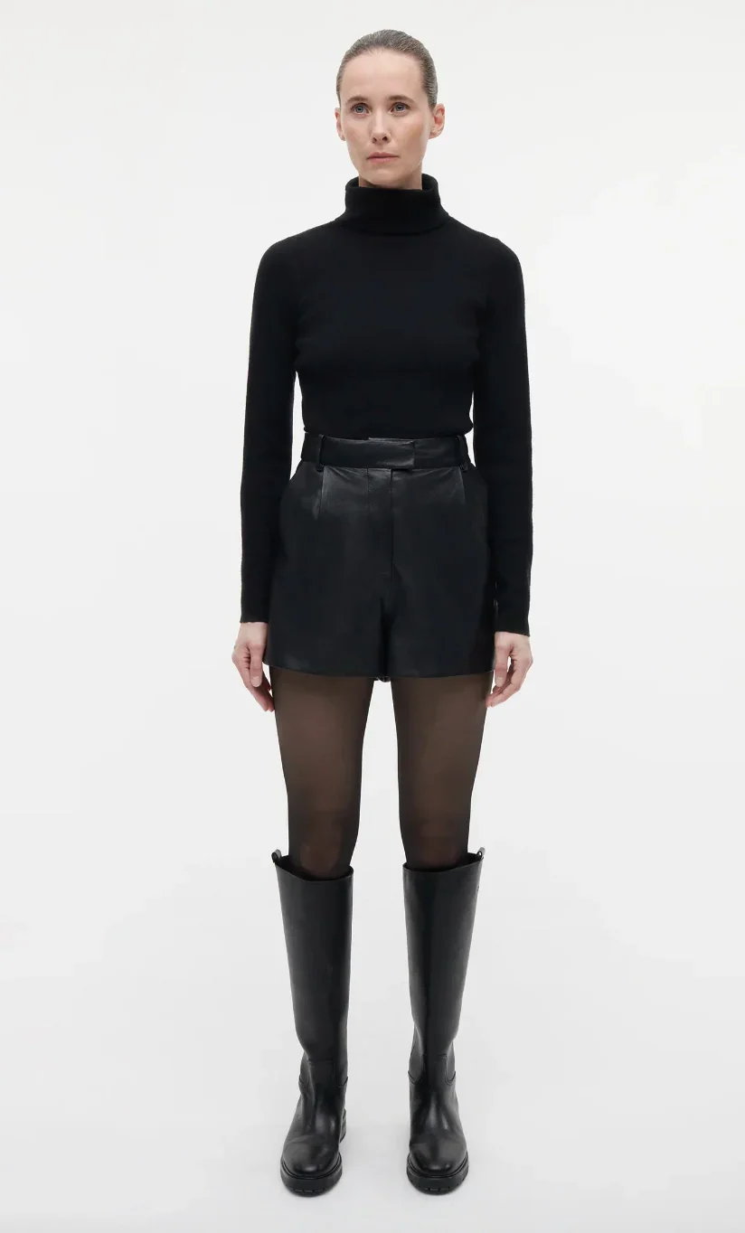 Sofie sheep soft waxed in black