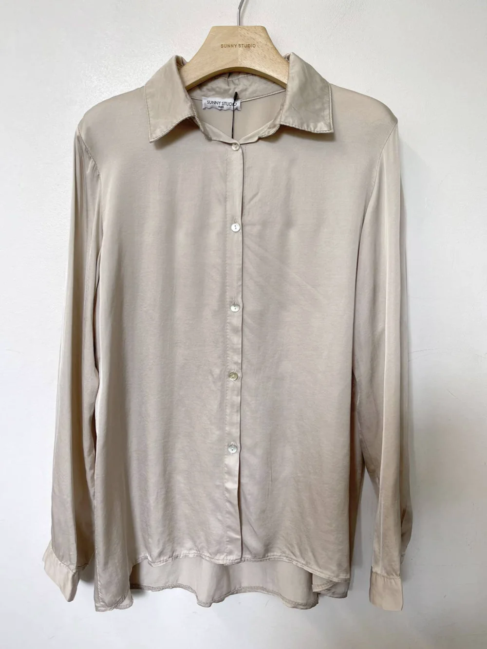 Leichte Bluse mit langen Ärmeln: Beige / Eine Größe