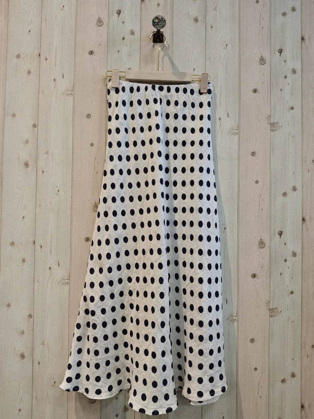 DOTTIE - linen skirt in white with navy dots
