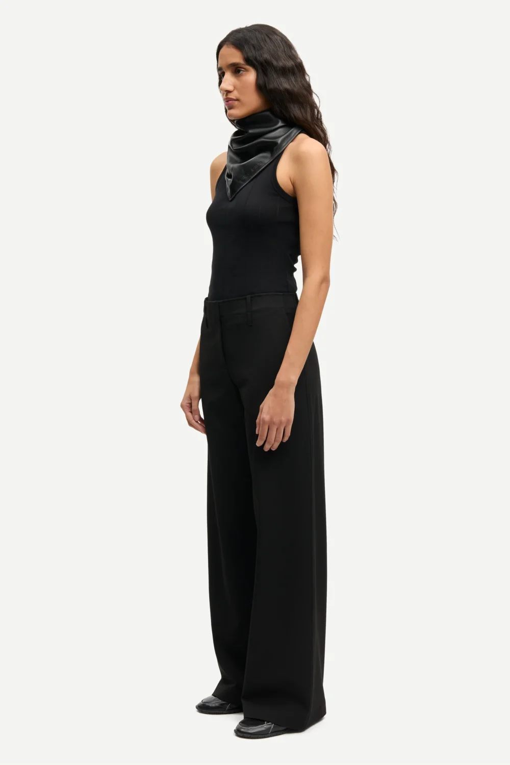 Saheaven trousers in black