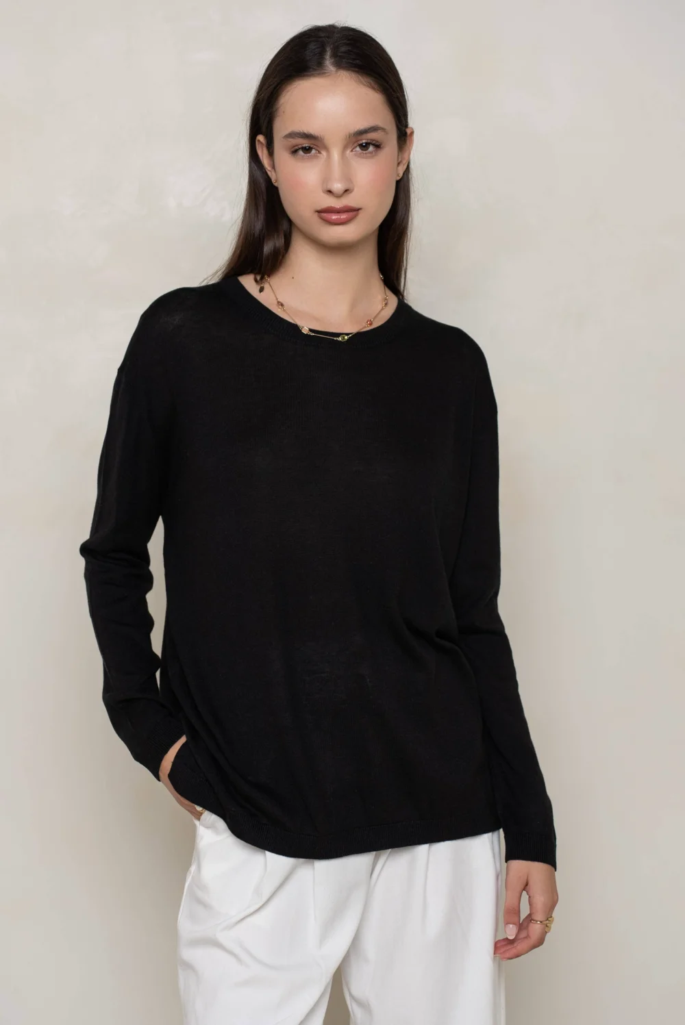 Seide-Kaschmir-Pullover mit Rundhalsausschnitt in Oversize.: Schwarz / Eine Größe