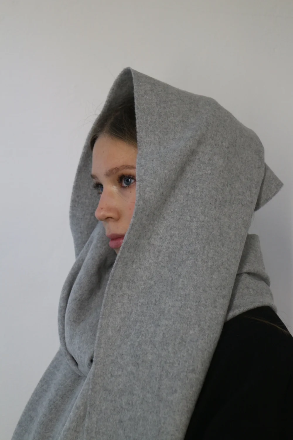 Cashmere wool maxi scarf in grey - 3