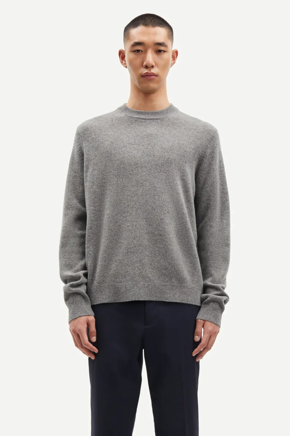 Isak knit sweater in dark grey mel