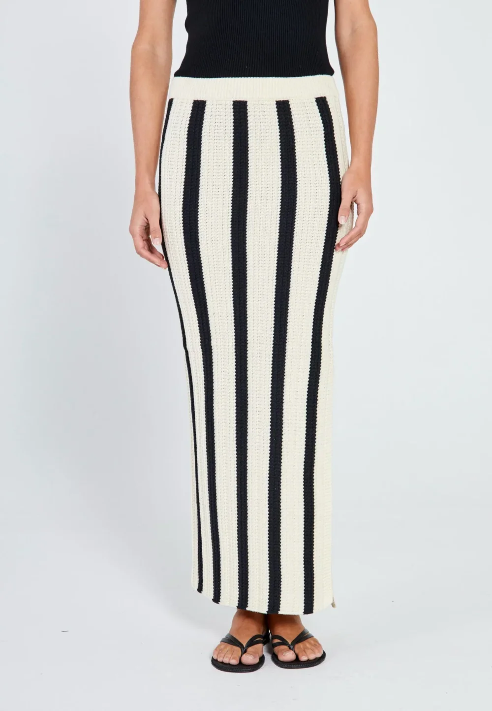 Knit skirt in black stripe - 2