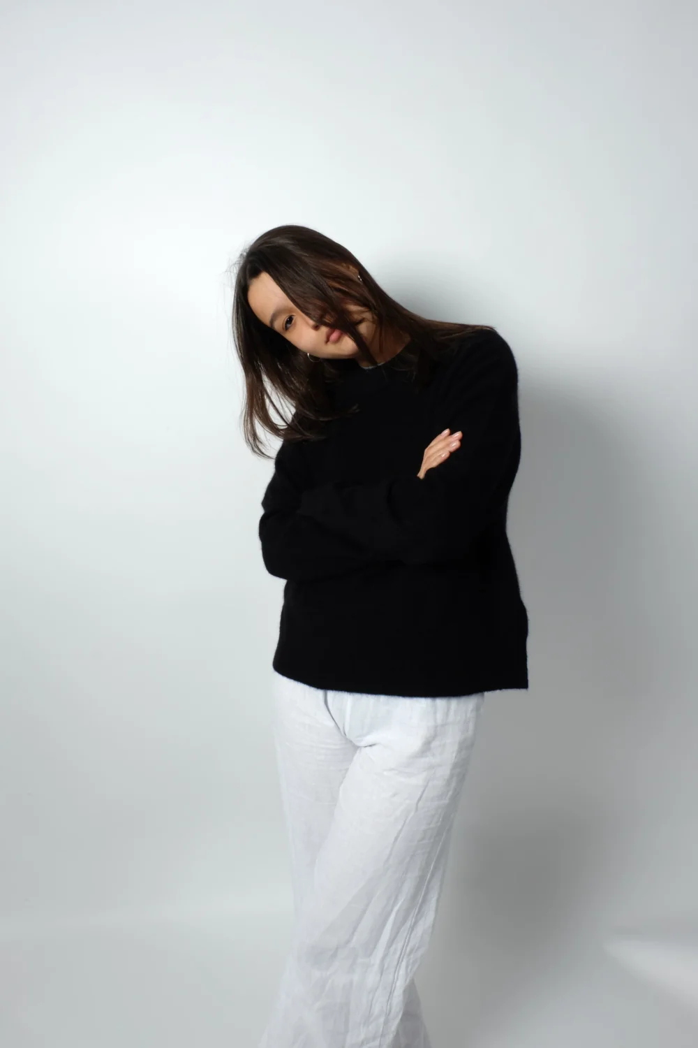 Anour knitted sweater in black