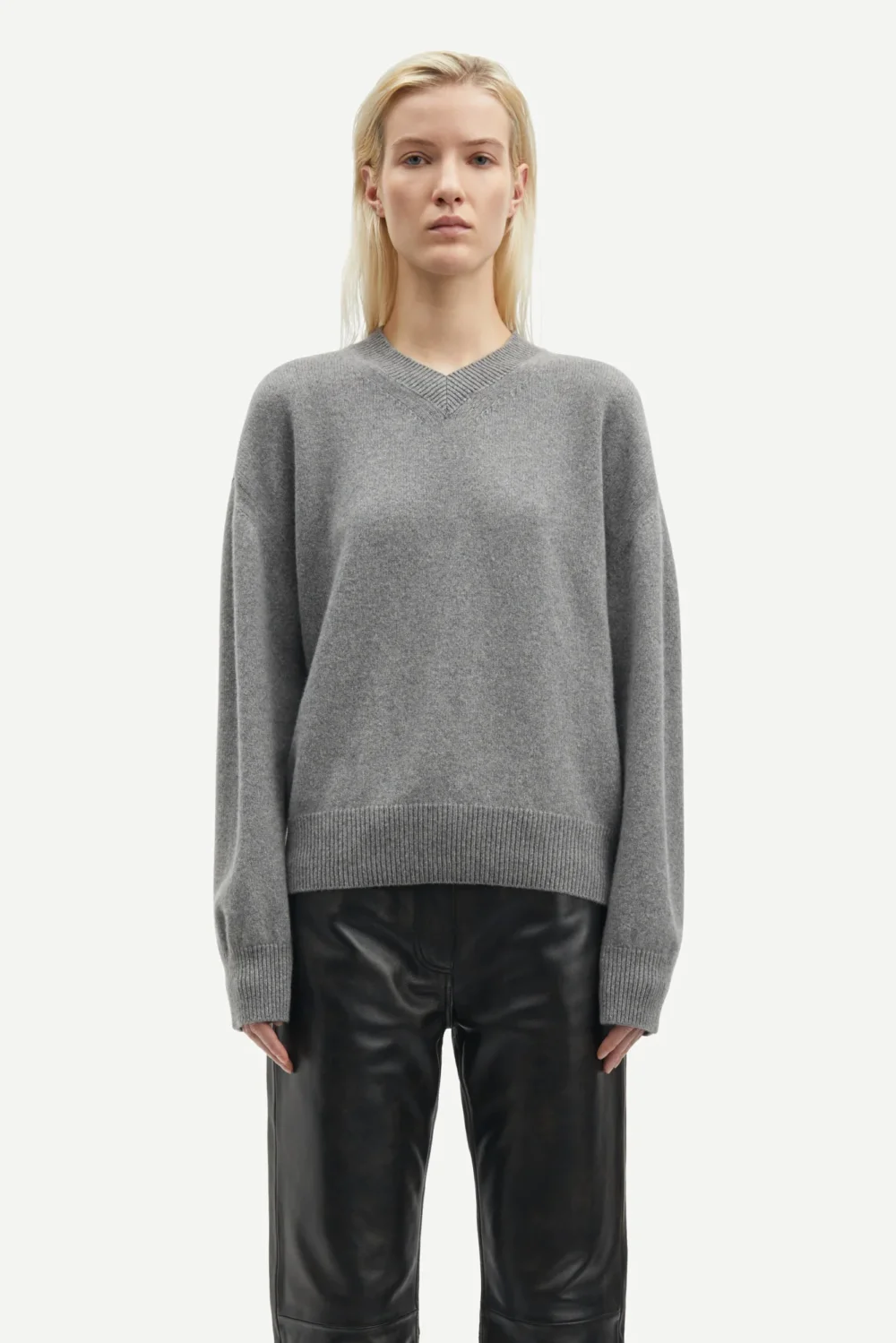 Sabirgitte knitted v-neck sweater in grey
