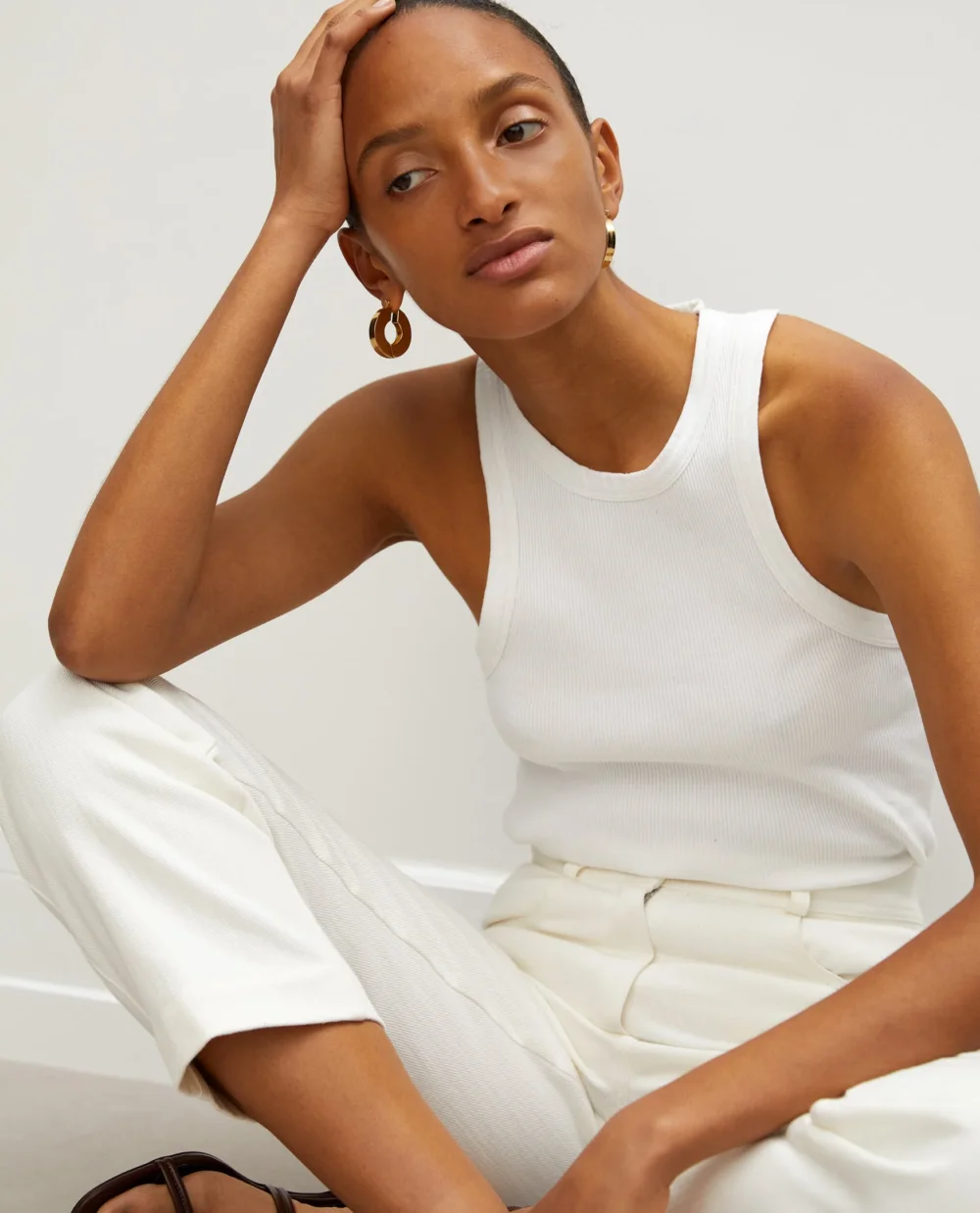 Car top in white by Róhe