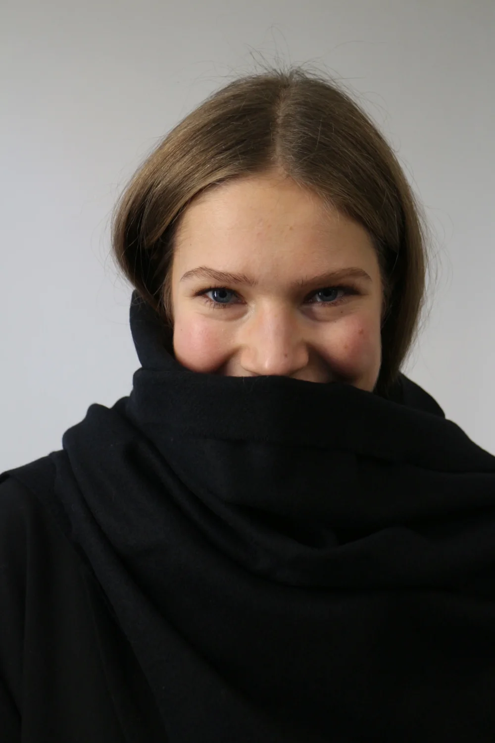 Cashmere wool maxi scarf in black