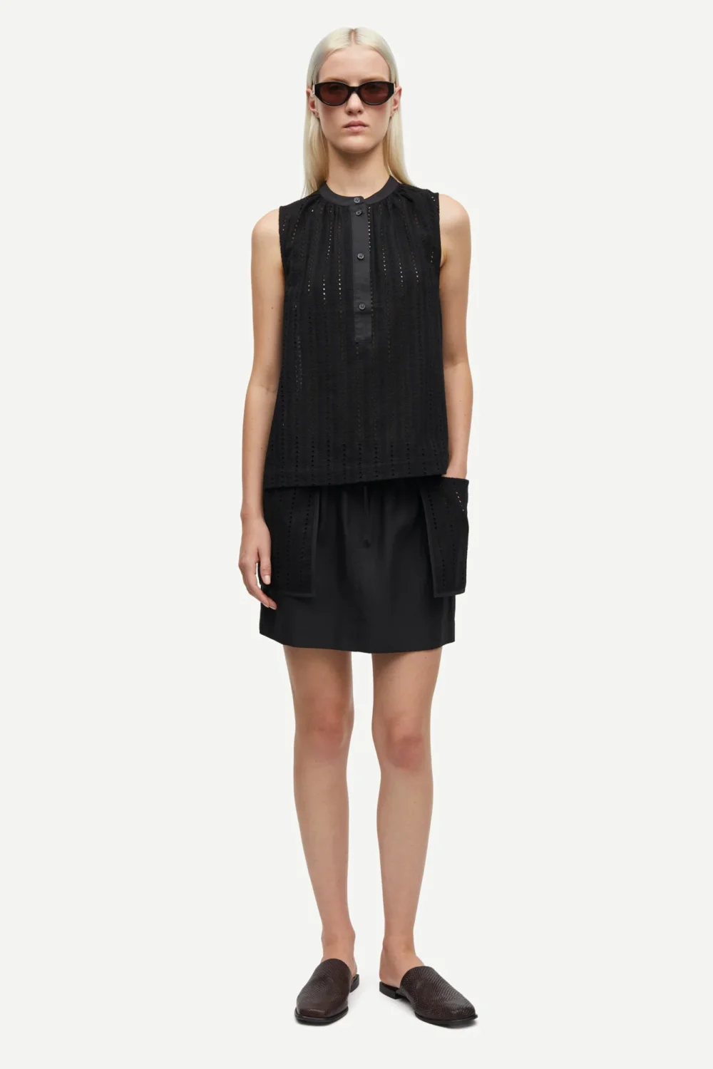 Samanarola top in black