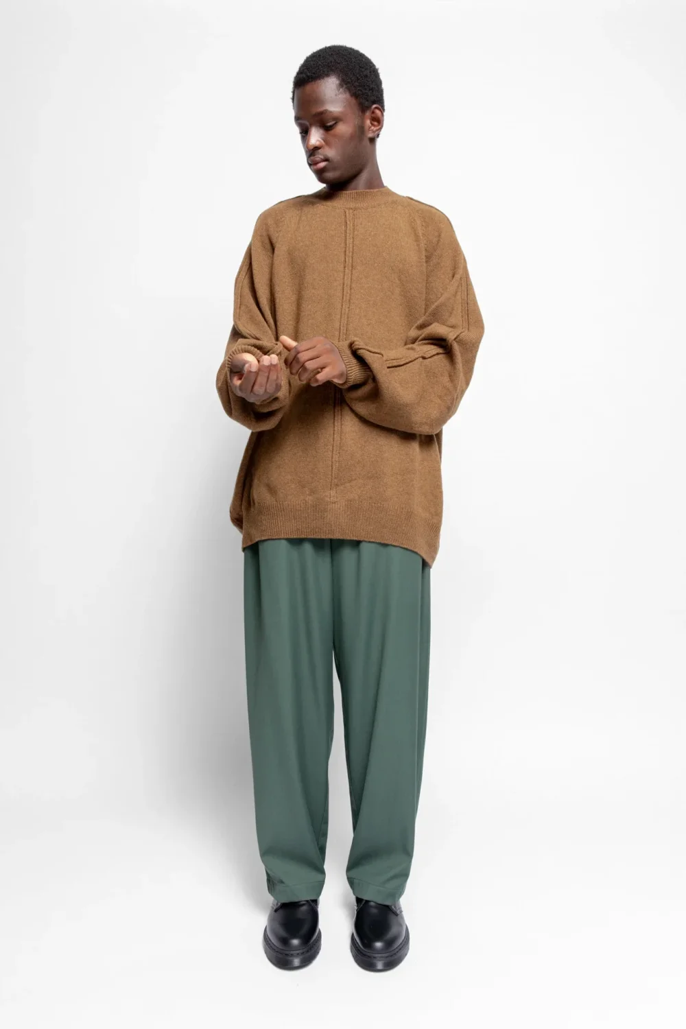 Serge unisex knit in brown