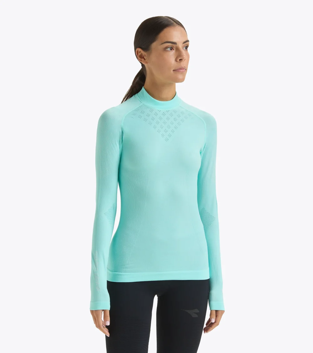 L. TURTLE NECK ACT