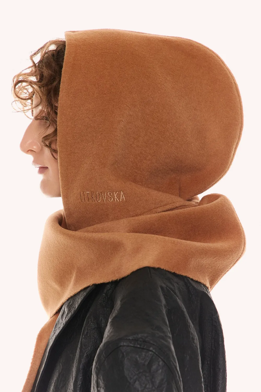 HOODED CASHMERE SCARF