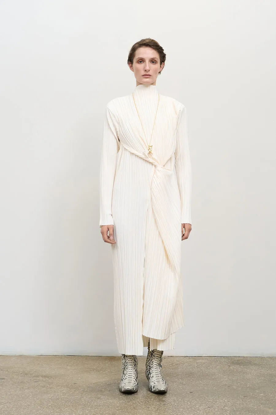 TWISTED WAIST PLISSÉ DRESS