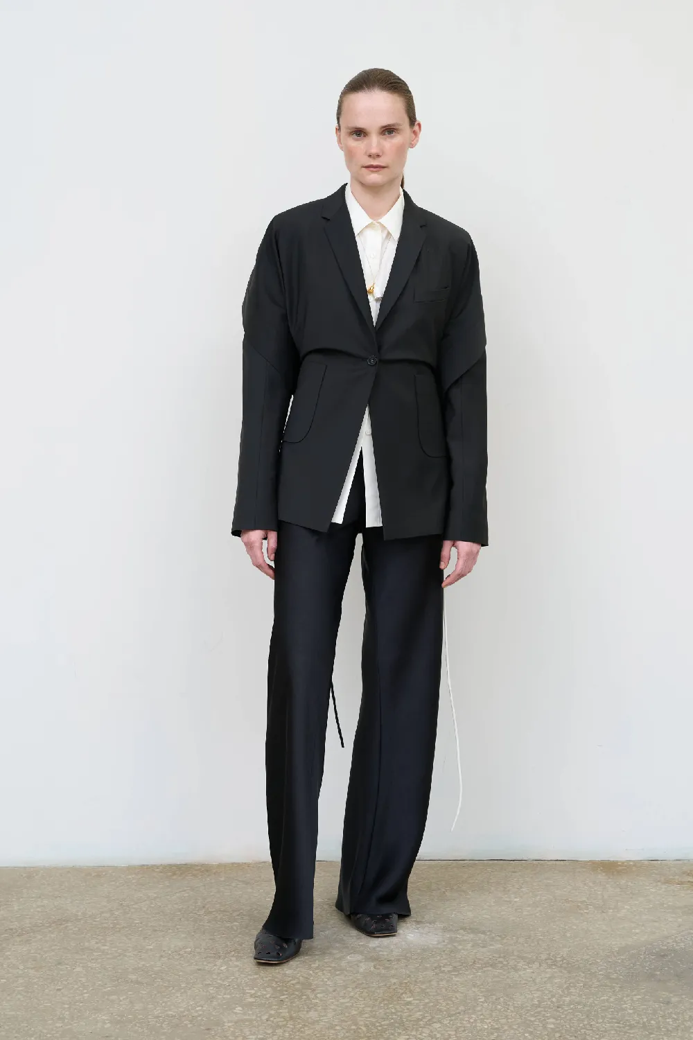 HIGH-RISE STRAIGHT PANTS