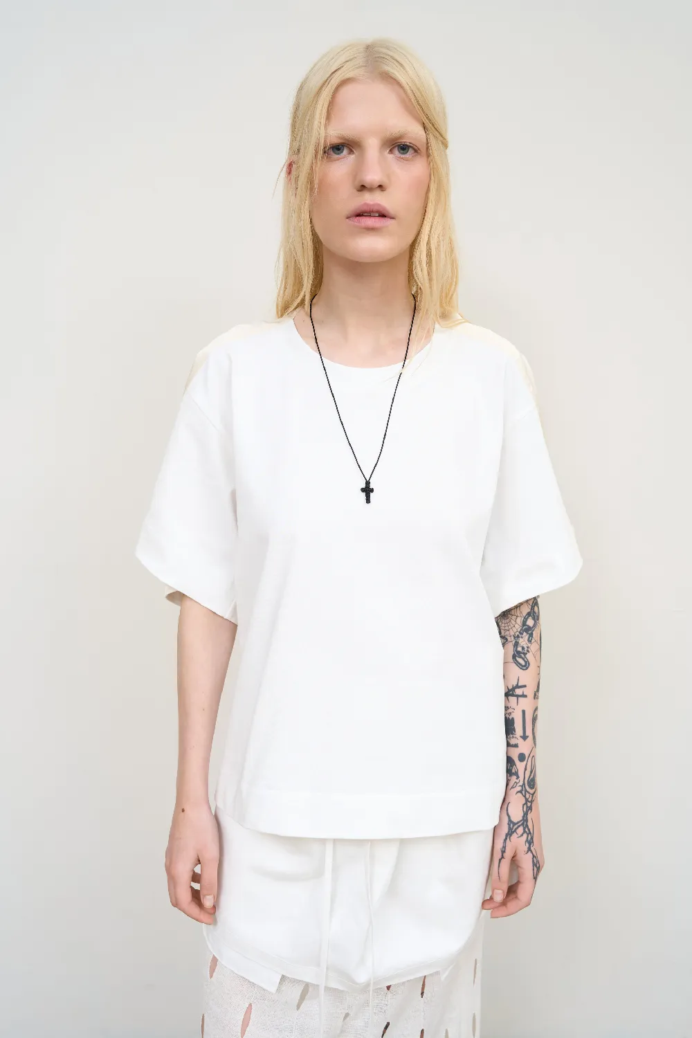 COTTON T-SHIRT WITH TWISTED NECK