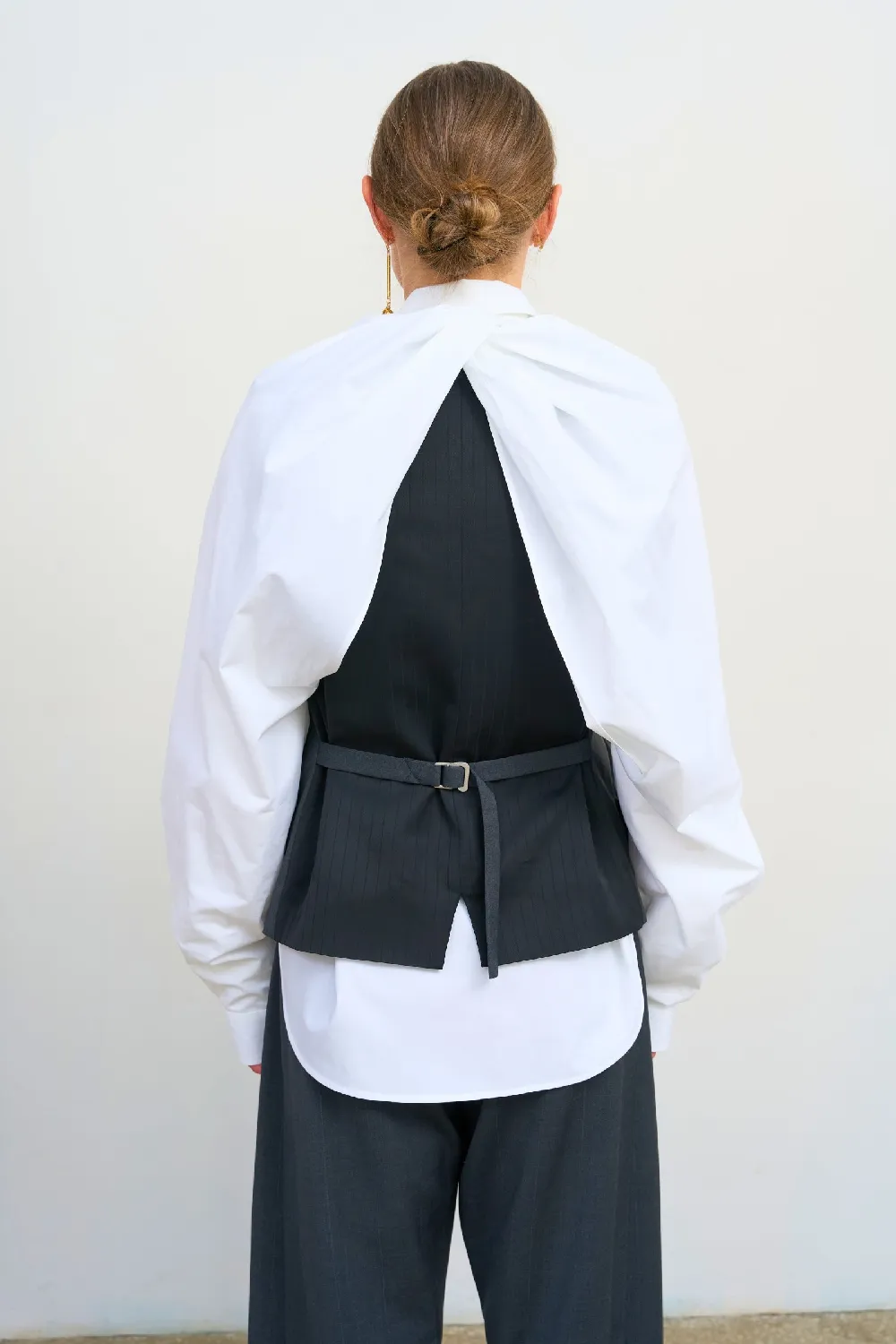 TAILORED VEST WITH FLORAL ACCENTS - 4