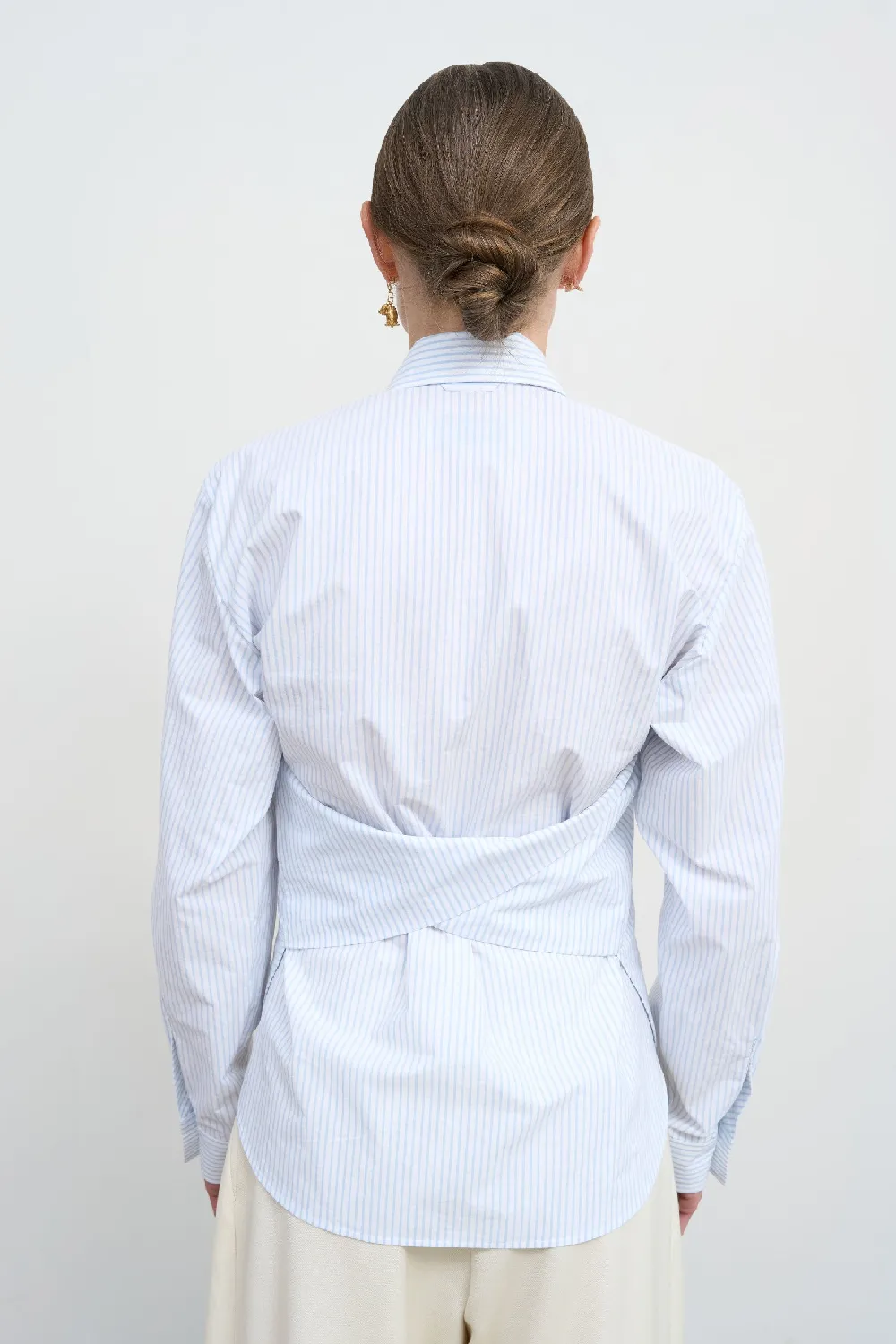 White Striped Poplin Shirt with Twisted Back Detail - 3