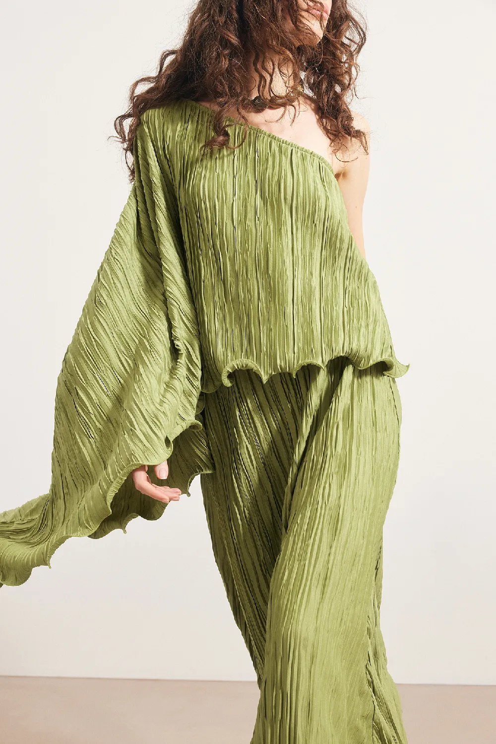 One Shoulder Wire Top