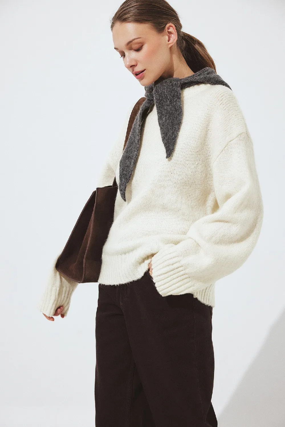 Round Neck Wool Blend Knitted Sweater