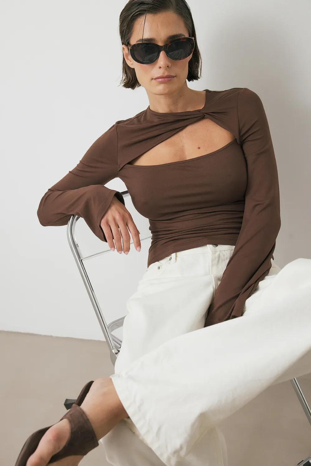 Soft Line Twist Top