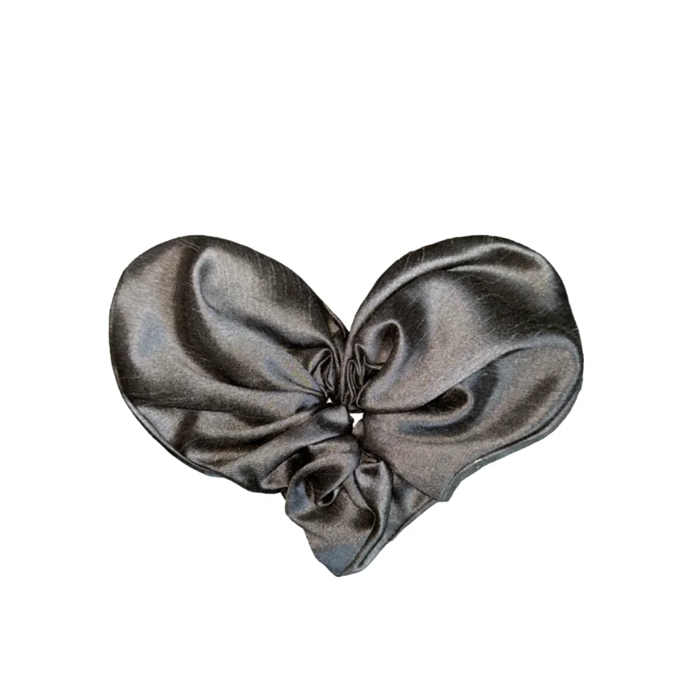 Small Heart Scrunchie — Grey