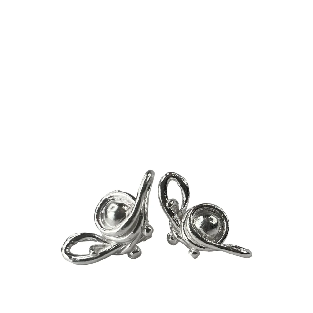 OMYO Ear Studs
