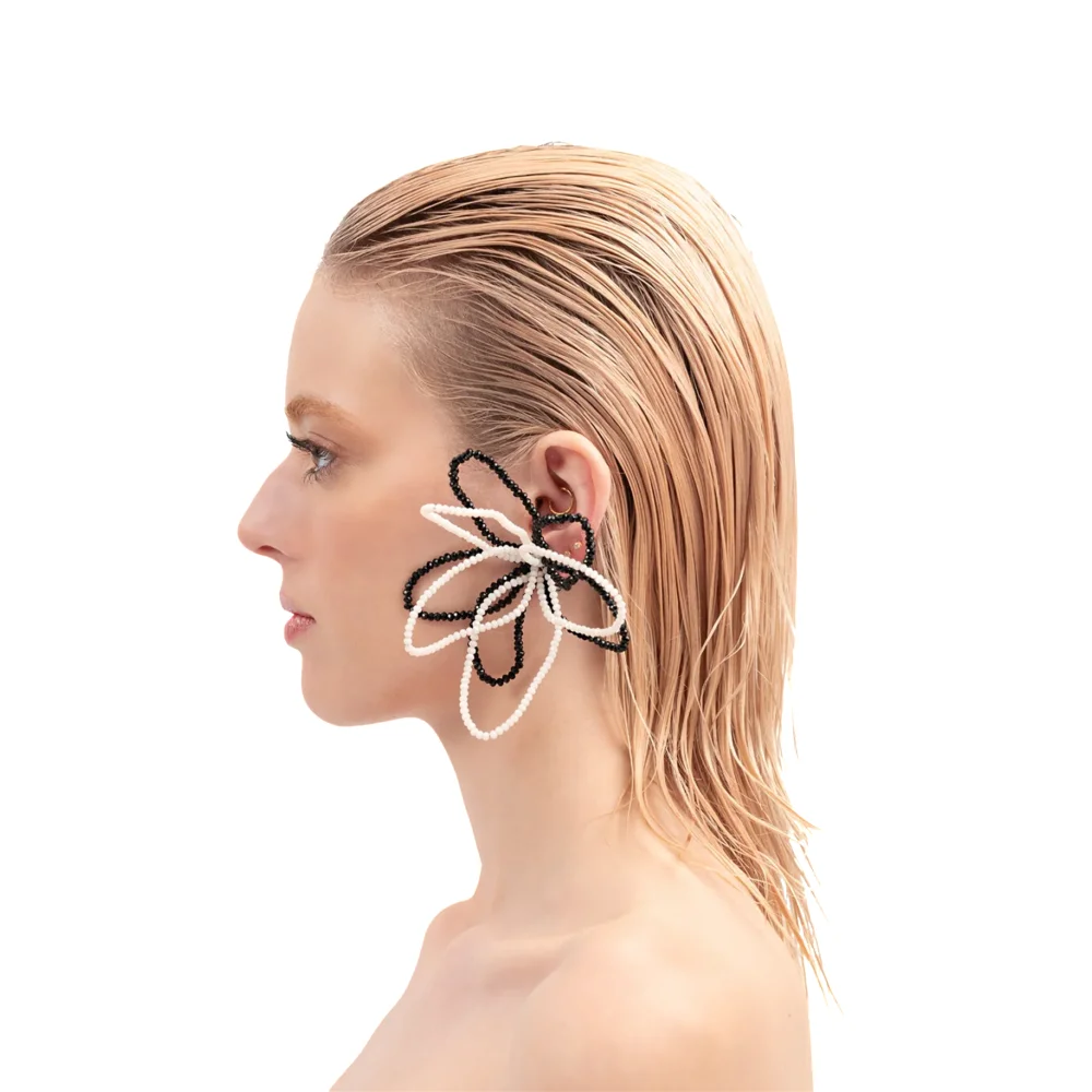 Poisoned Lilies in Multi Beige and Black