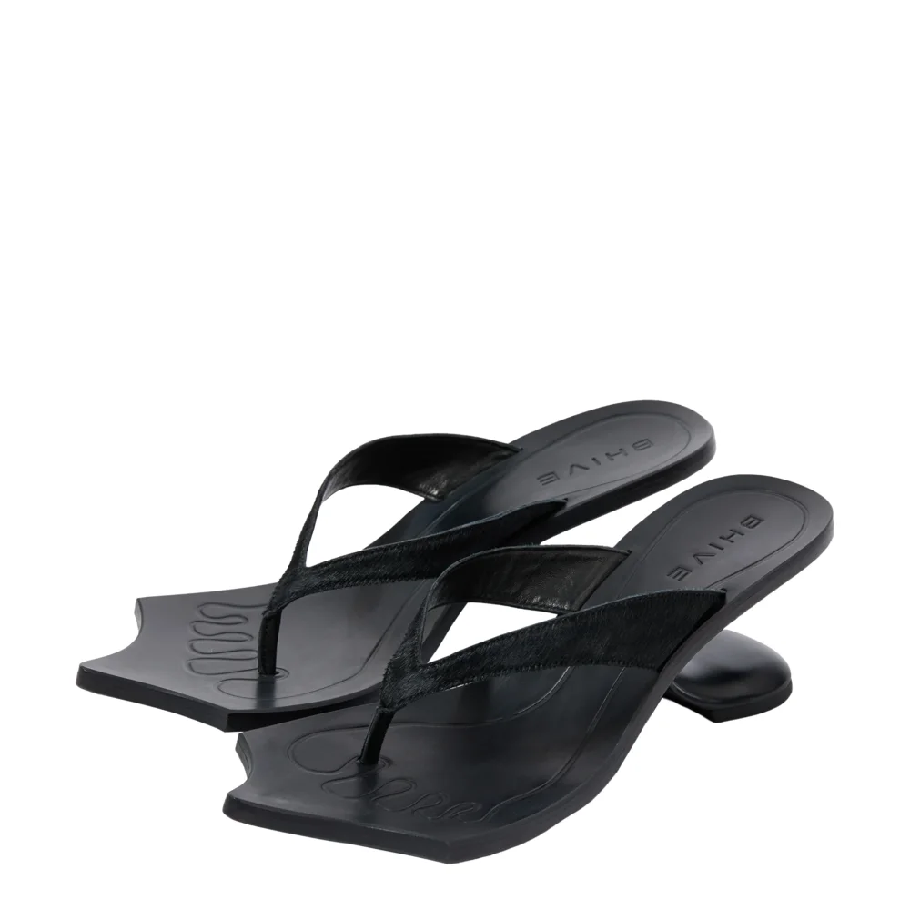 Drago Sandals in Black