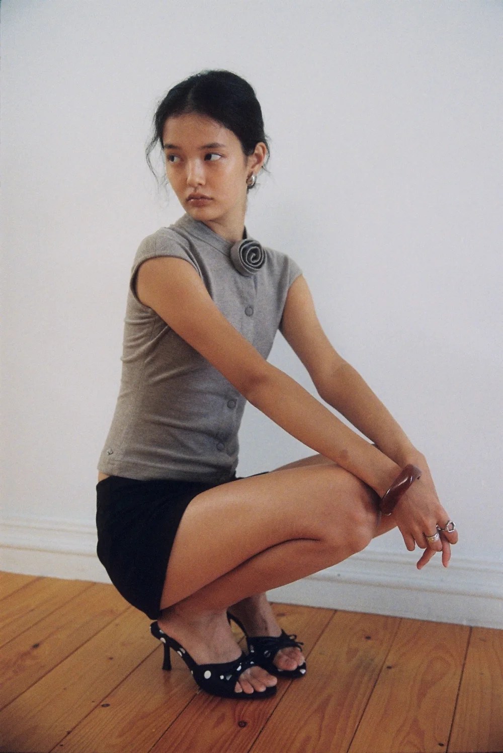 TARI ROSY—COLLARLESS TOP - 3