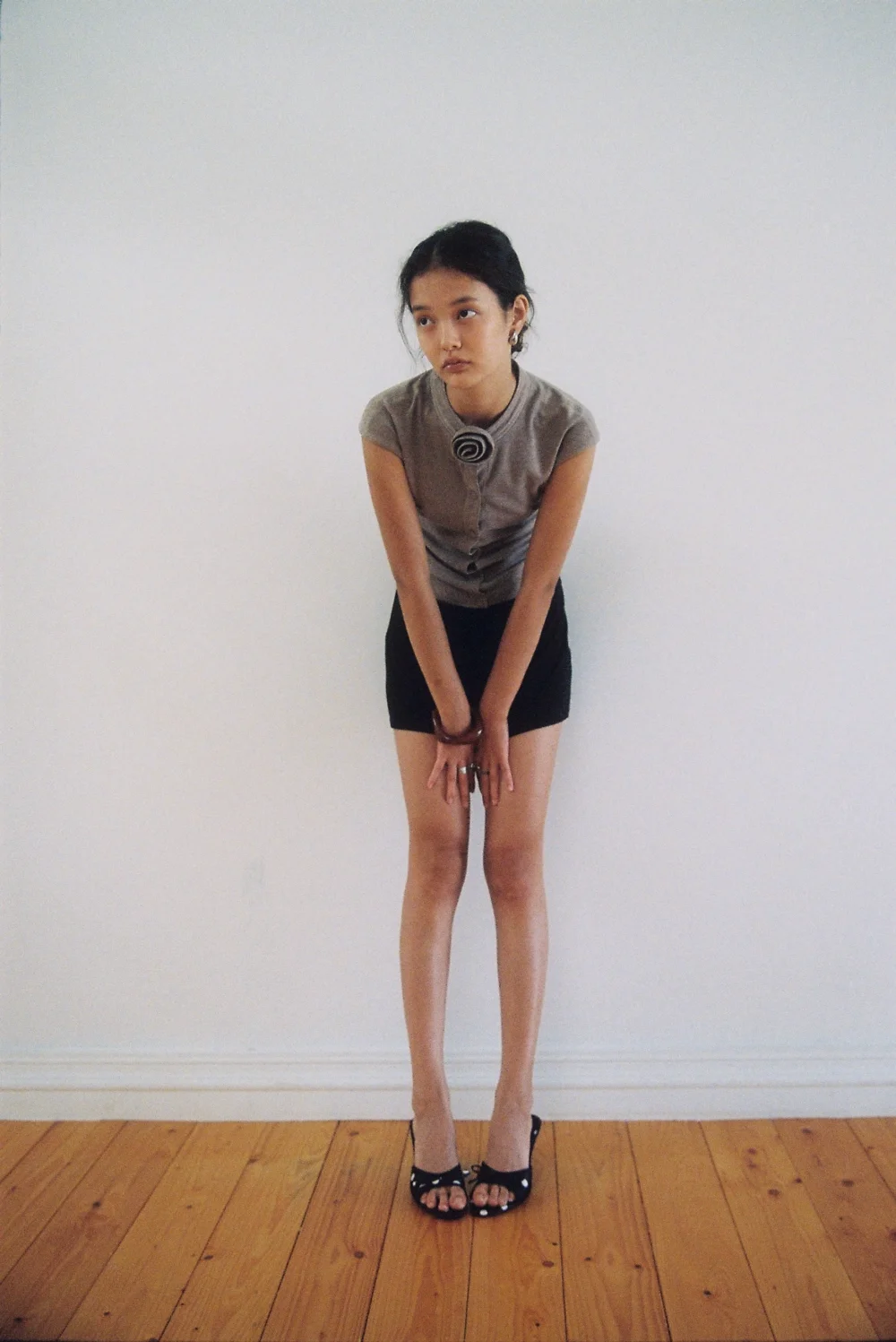 TARI ROSY—COLLARLESS TOP - 4