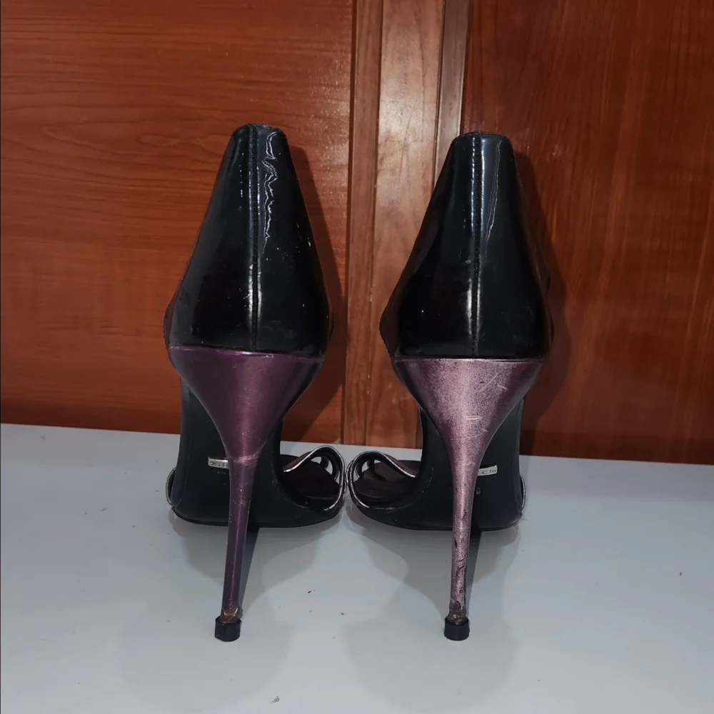 Gucci sandals 40.5