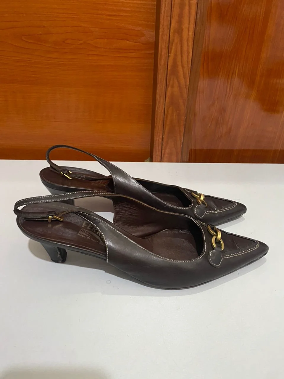 Salvatore Ferragamo slingback 9B/39